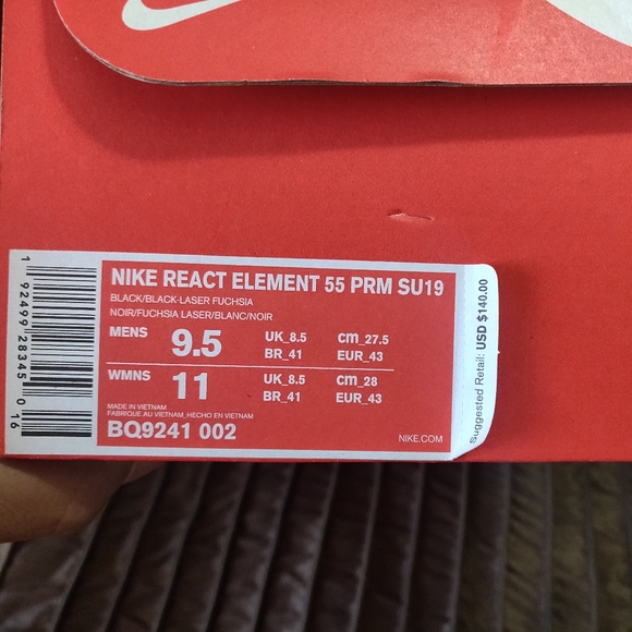 Nikes - Picture 7 of 7